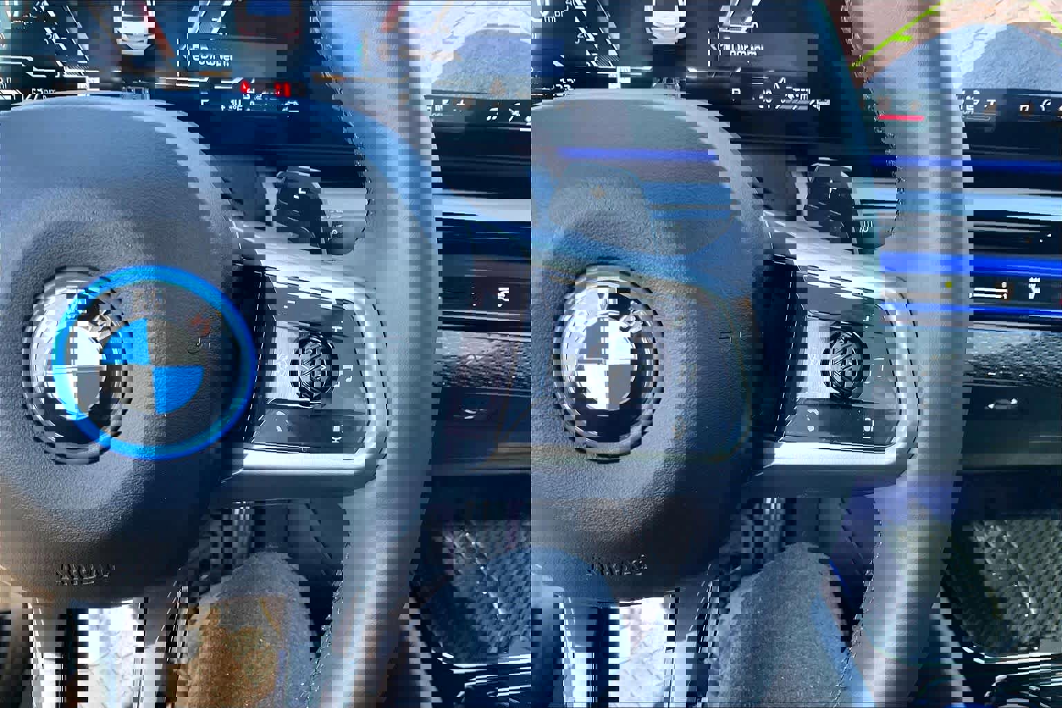 Used 2026 BMW 550e xDrive w/ Premium Package image 20