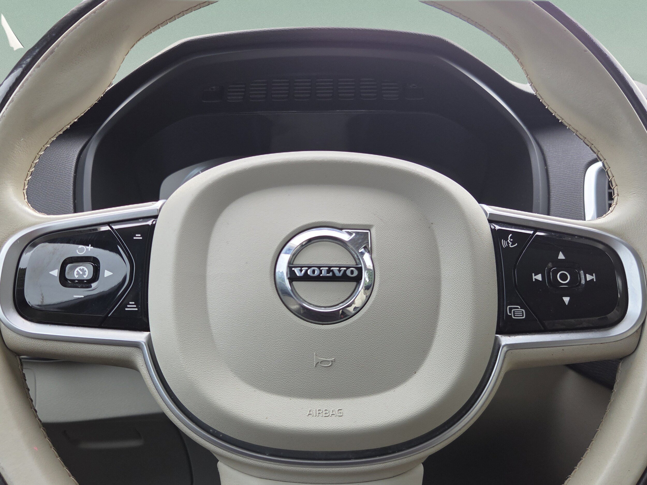 Used 2020 Volvo XC90 T6 Momentum AWD/4WD image 22
