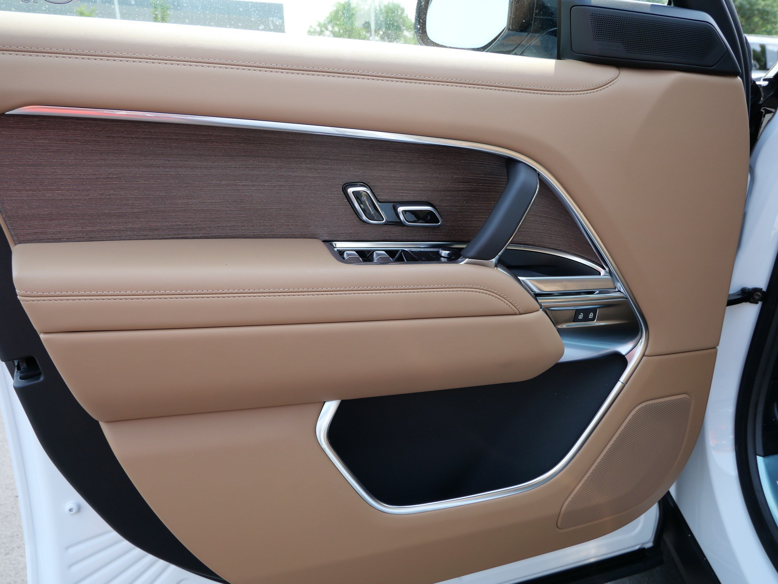 New 2026 Land Rover Range Rover SE AWD/4WD image 4