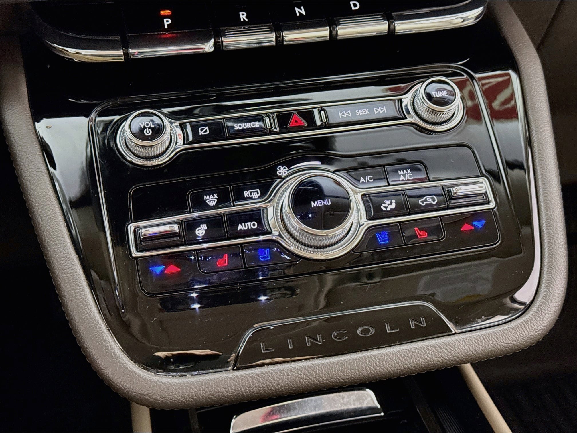 Used 2022 Lincoln Corsair AWD w/ Equipment Group 101A image 18