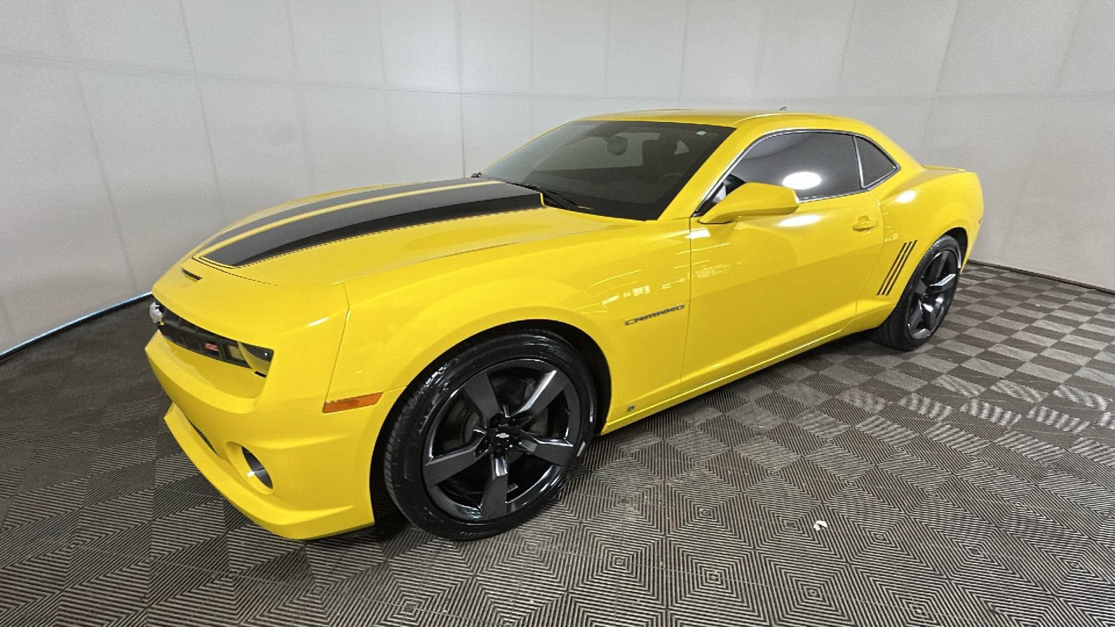 Used 2010 Chevrolet Camaro SS RWD image 6