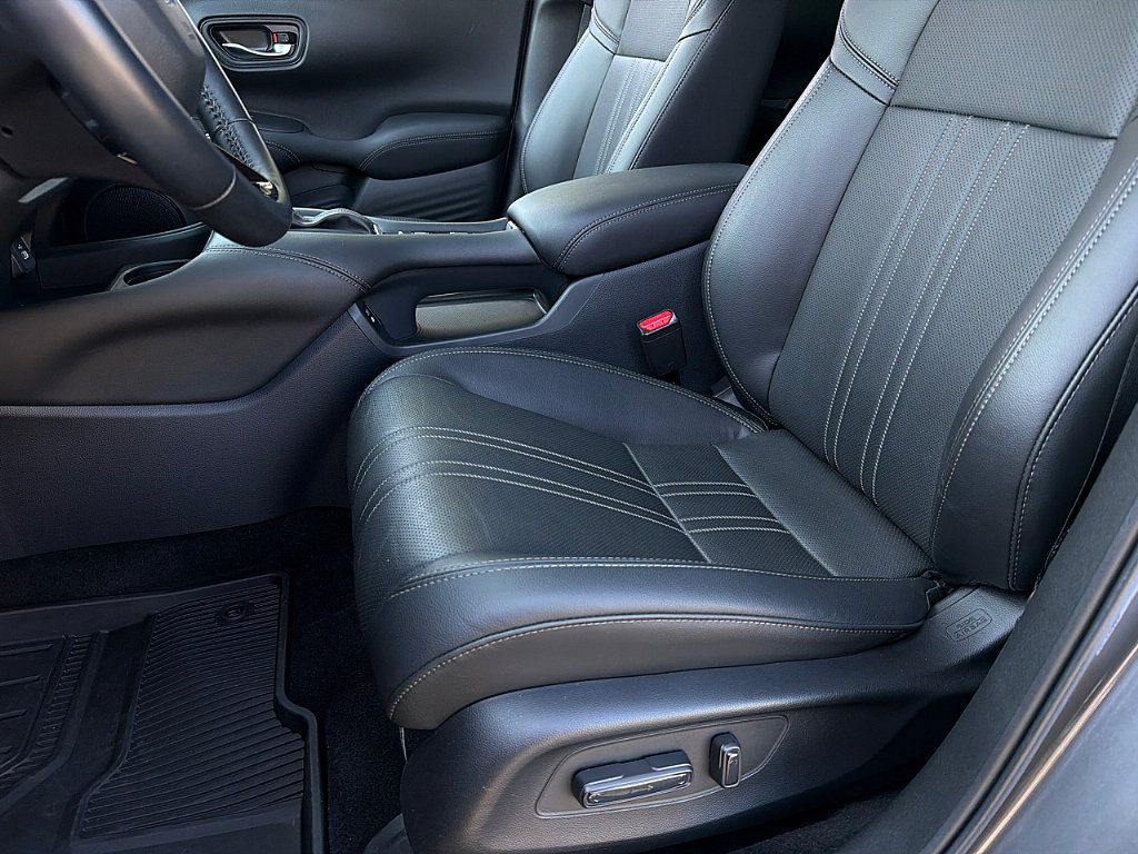 Used 2025 Honda HR-V EX-L image 14