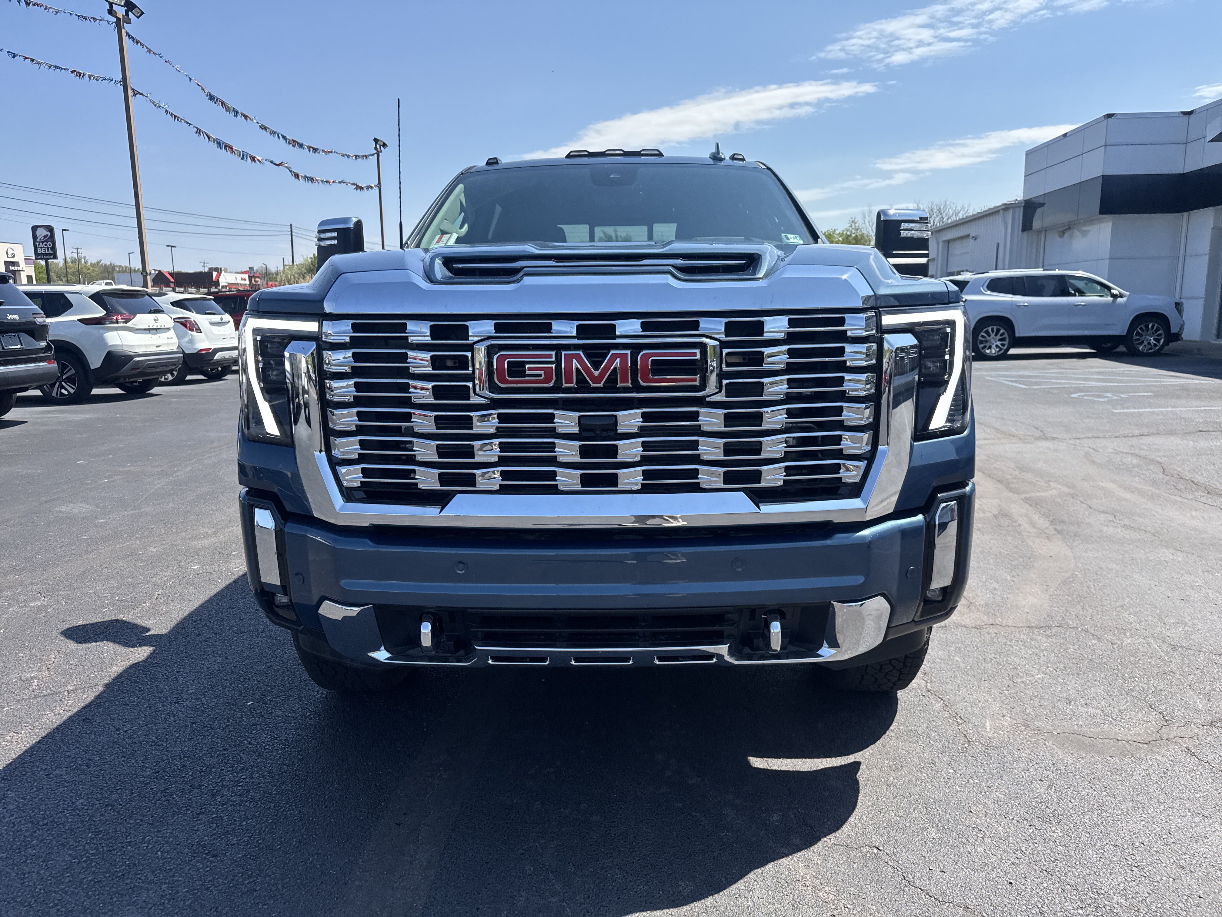 New 2026 GMC Sierra 2500 Denali w/ Denali Reserve Package AWD/4WD image 9
