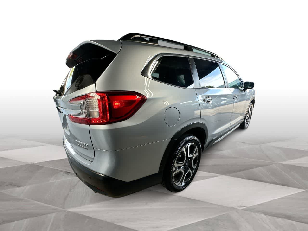 Used 2023 Subaru Ascent Touring AWD/4WD image 8