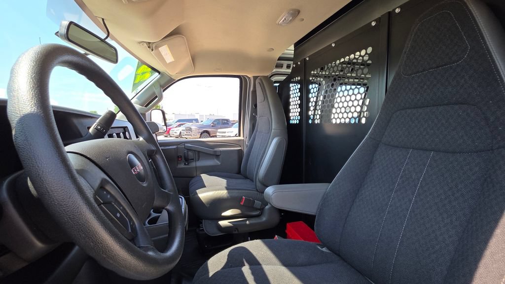 Used 2025 GMC Savana 2500 w/ Driver Convenience Package RWD image 17