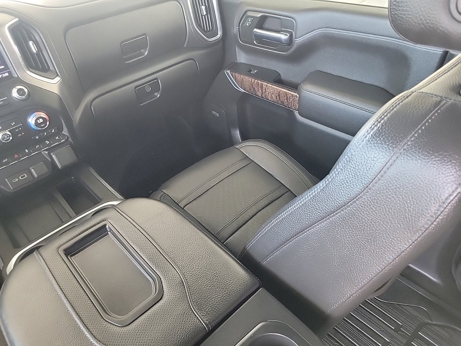 Certified 2019 GMC Sierra 1500 Denali w/ Denali Ultimate Package AWD/4WD image 18