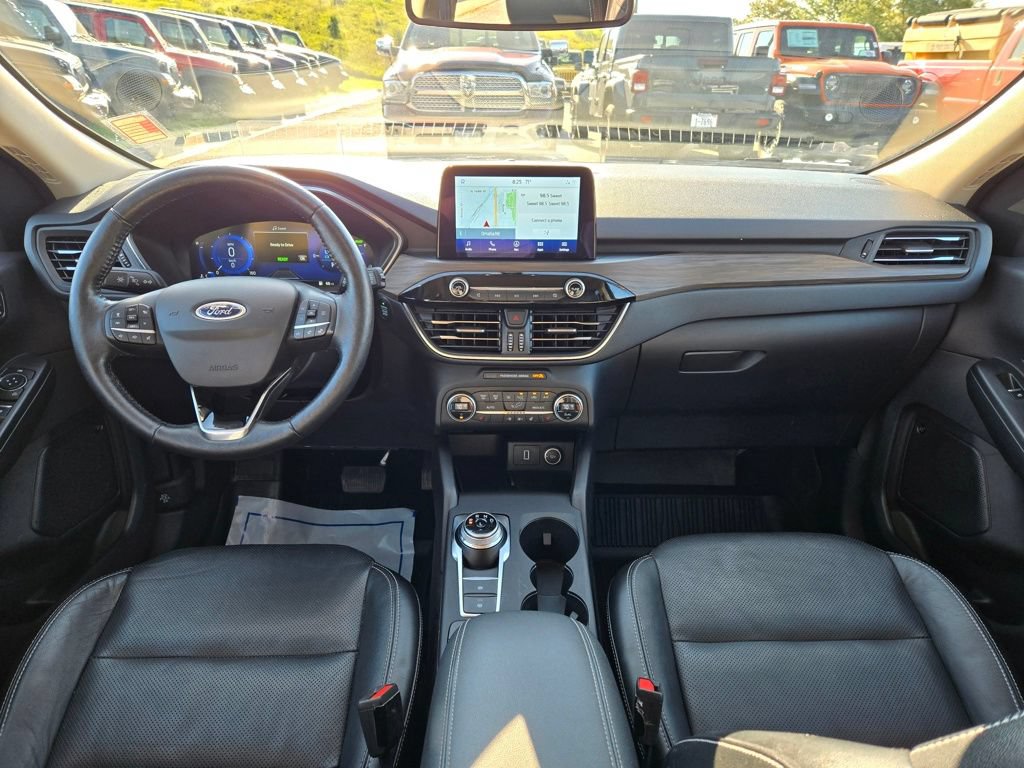 Used 2020 Ford Escape Titanium w/ Titanium Premium Package 2.0 AWD/4WD image 16