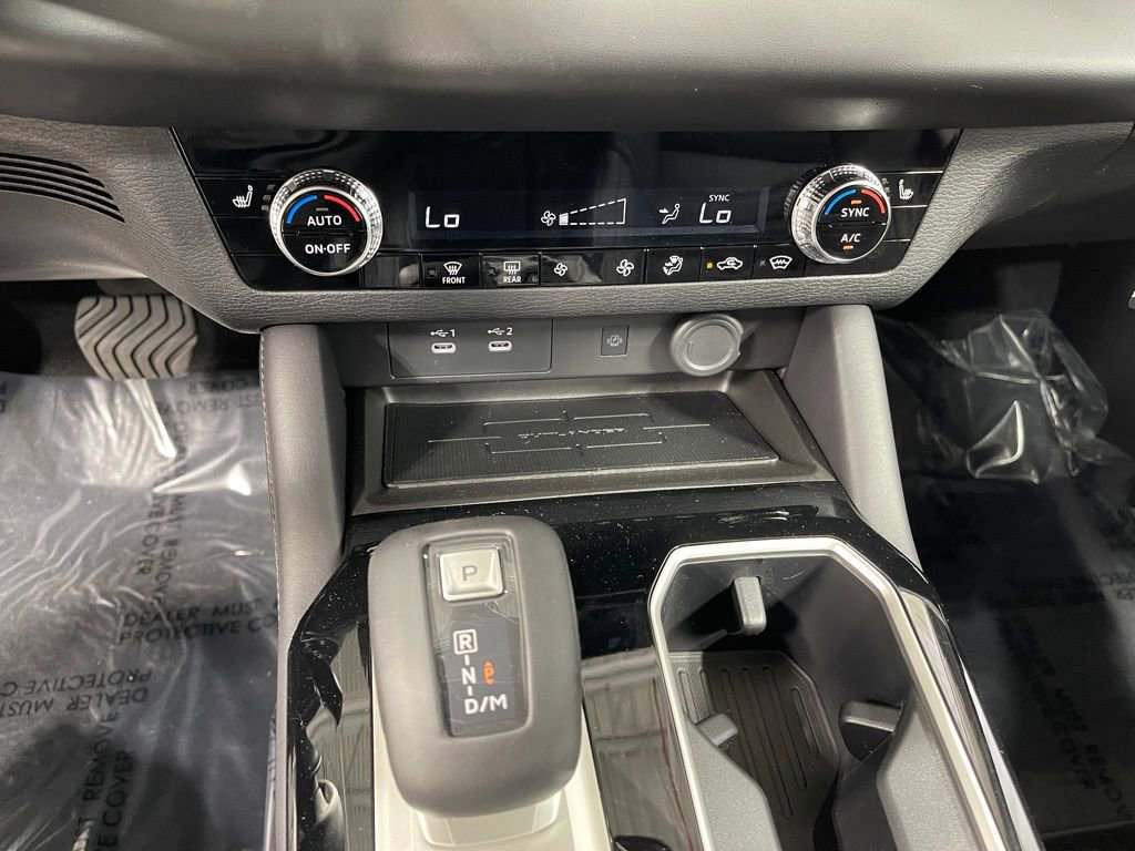 New 2025 Mitsubishi Outlander SE image 15