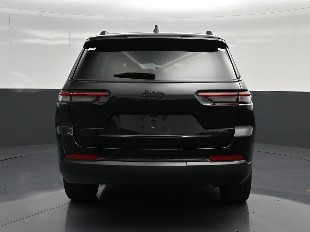 Used 2024 Jeep Grand Cherokee L Limited w/ Black Appearance Package RWD image 2