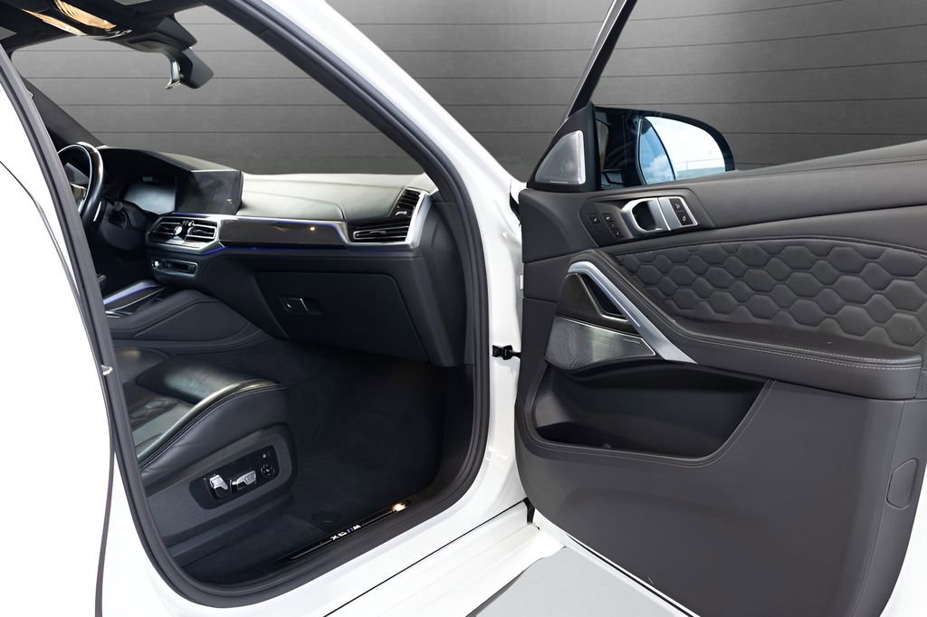 Used 2021 BMW X6 M w/ Competition Package image 74