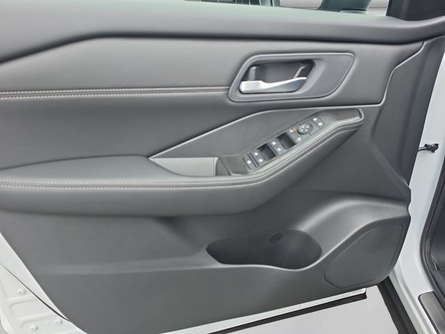 New 2026 Nissan Rogue Dark Armor AWD/4WD image 11