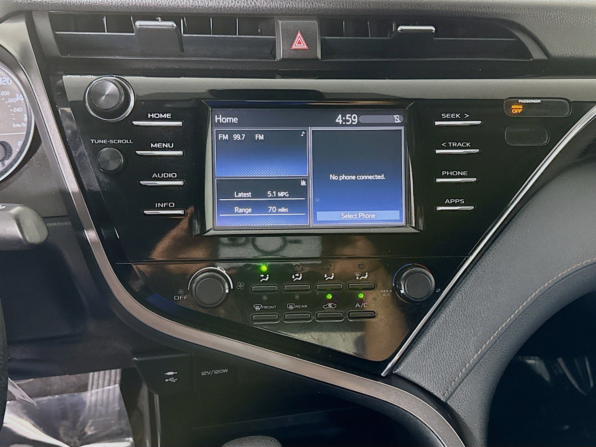 Used 2018 Toyota Camry LE FWD image 18