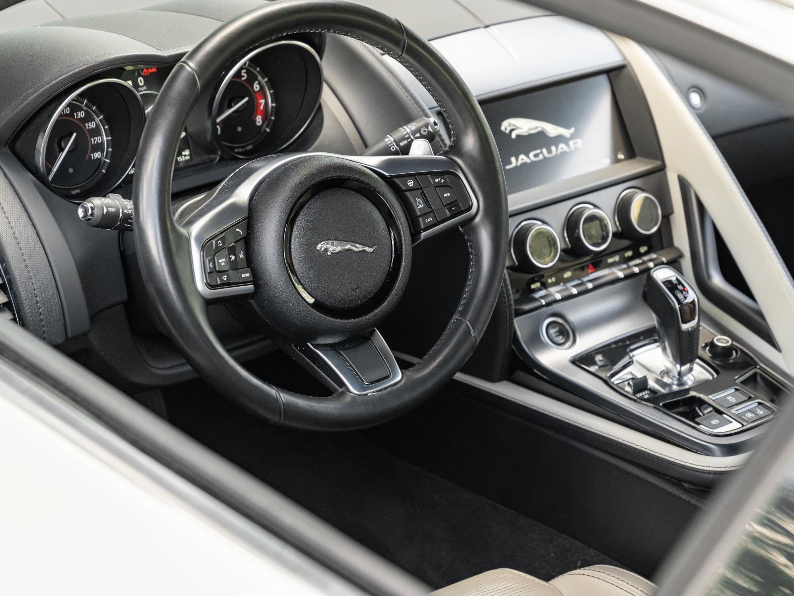 Used 2020 Jaguar F-TYPE Coupe image 14