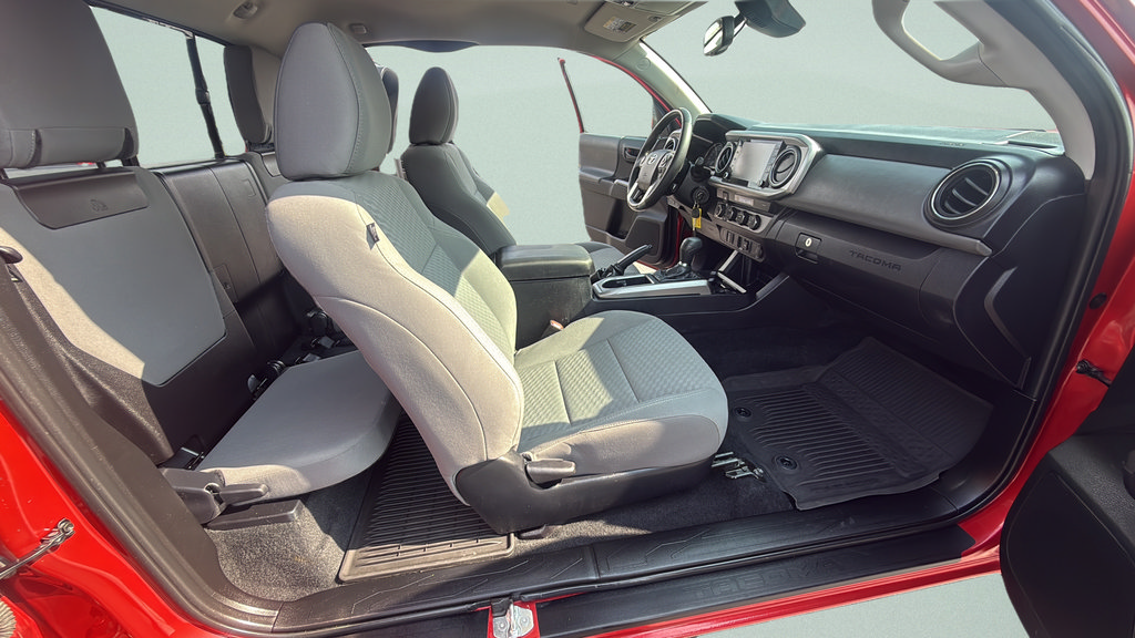 Used 2021 Toyota Tacoma SR5 AWD/4WD image 17