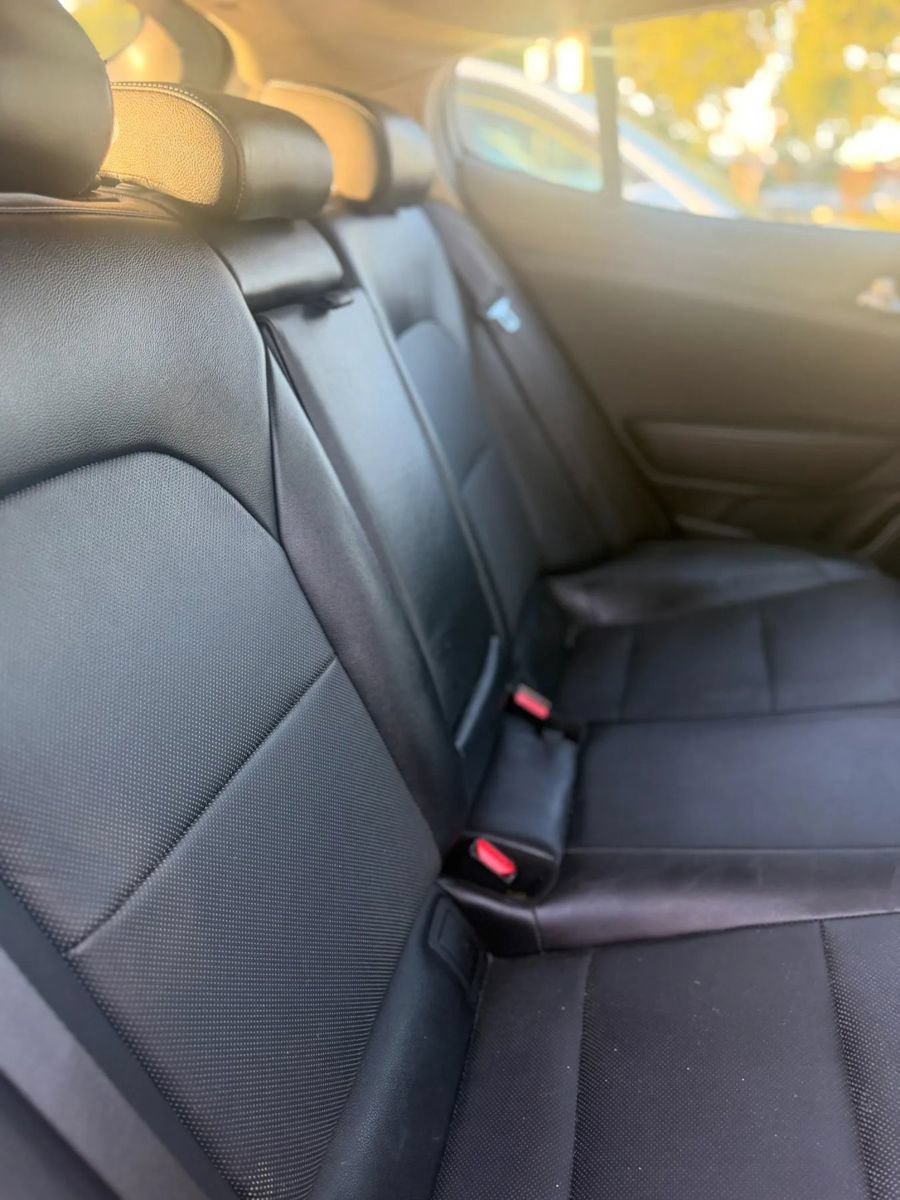 Used 2018 Kia Stinger RWD image 21
