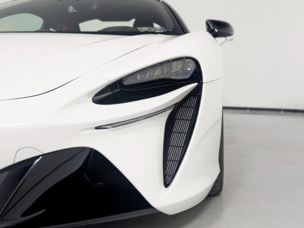 New 2025 McLaren Artura image 37
