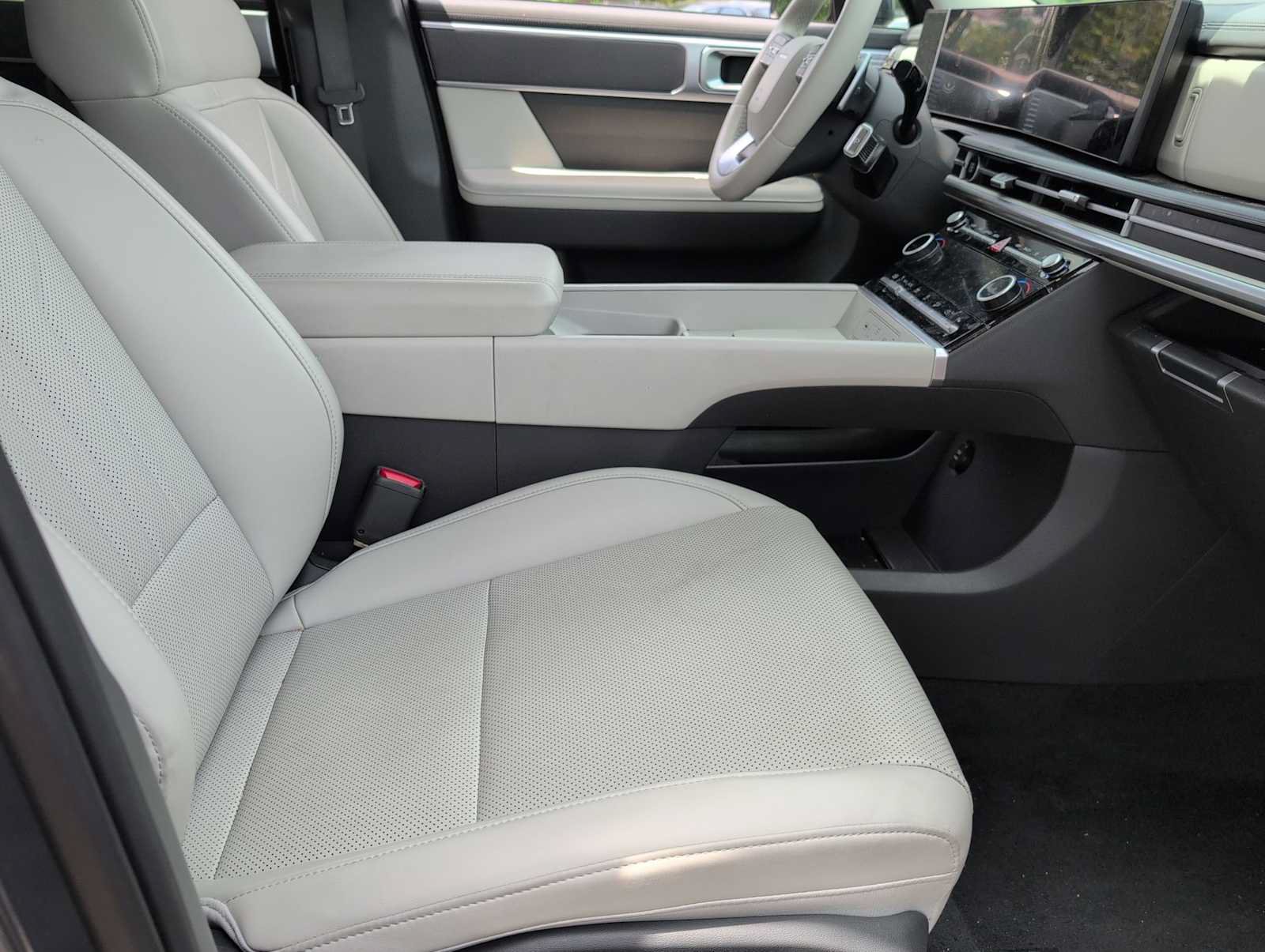 Used 2025 Hyundai Santa Fe SEL AWD/4WD image 20