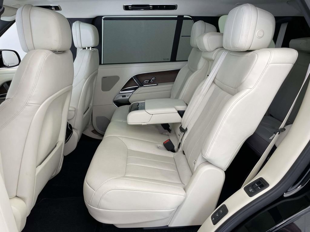 Used 2023 Land Rover Range Rover Long Wheelbase SE AWD/4WD image 18