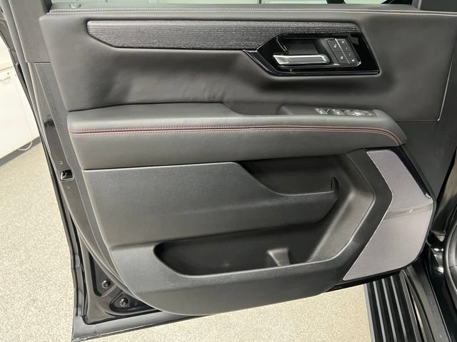 Used 2025 GMC Yukon AT4 Ultimate w/ LPO, Floor Liner Package AWD/4WD image 25