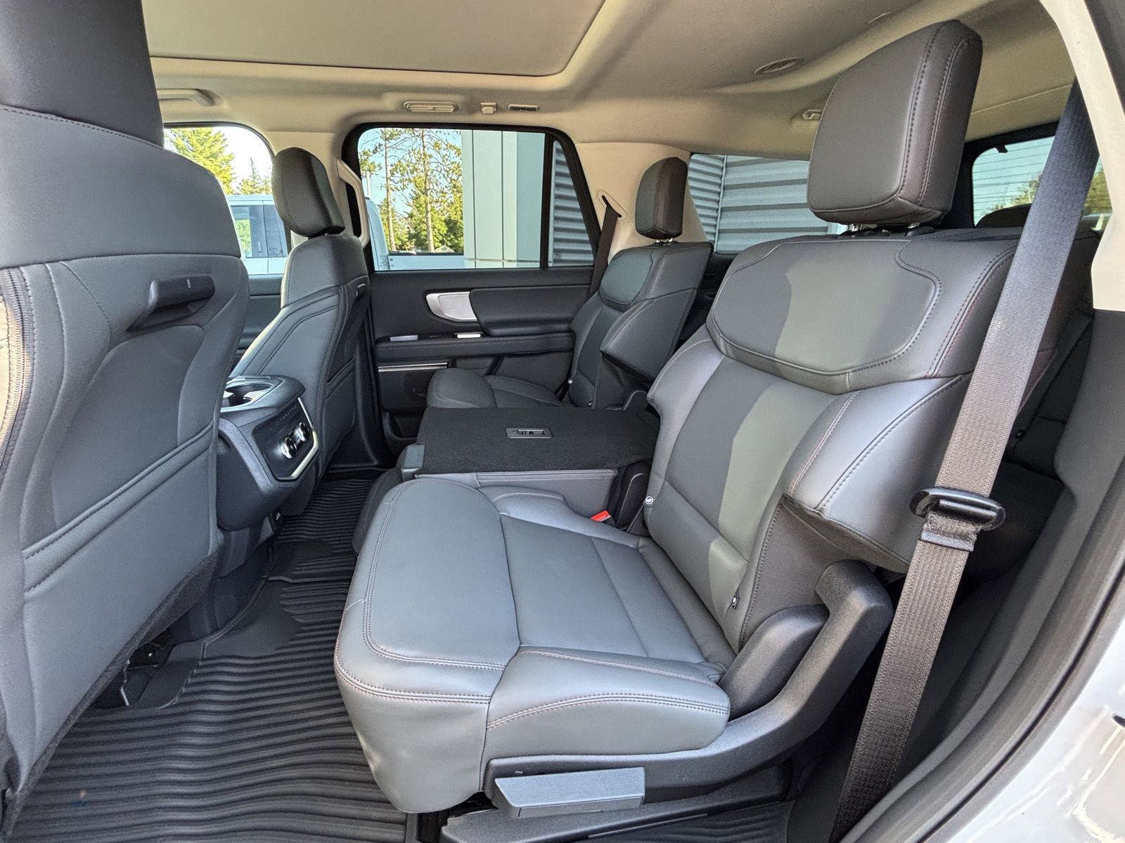 New 2025 Ford Expedition Active image 13