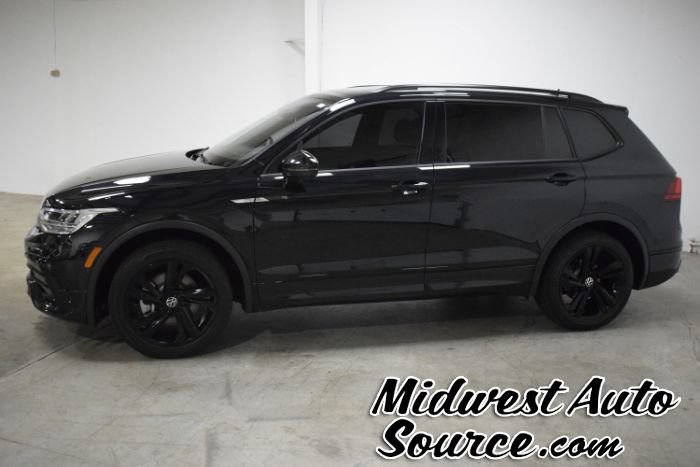 Used 2023 Volkswagen Tiguan SE R-Line AWD/4WD image 2