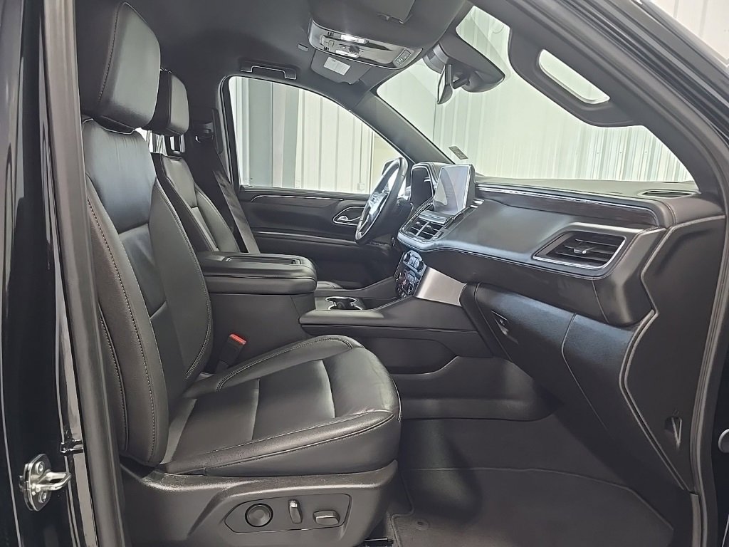 Used 2024 Chevrolet Suburban LT image 29