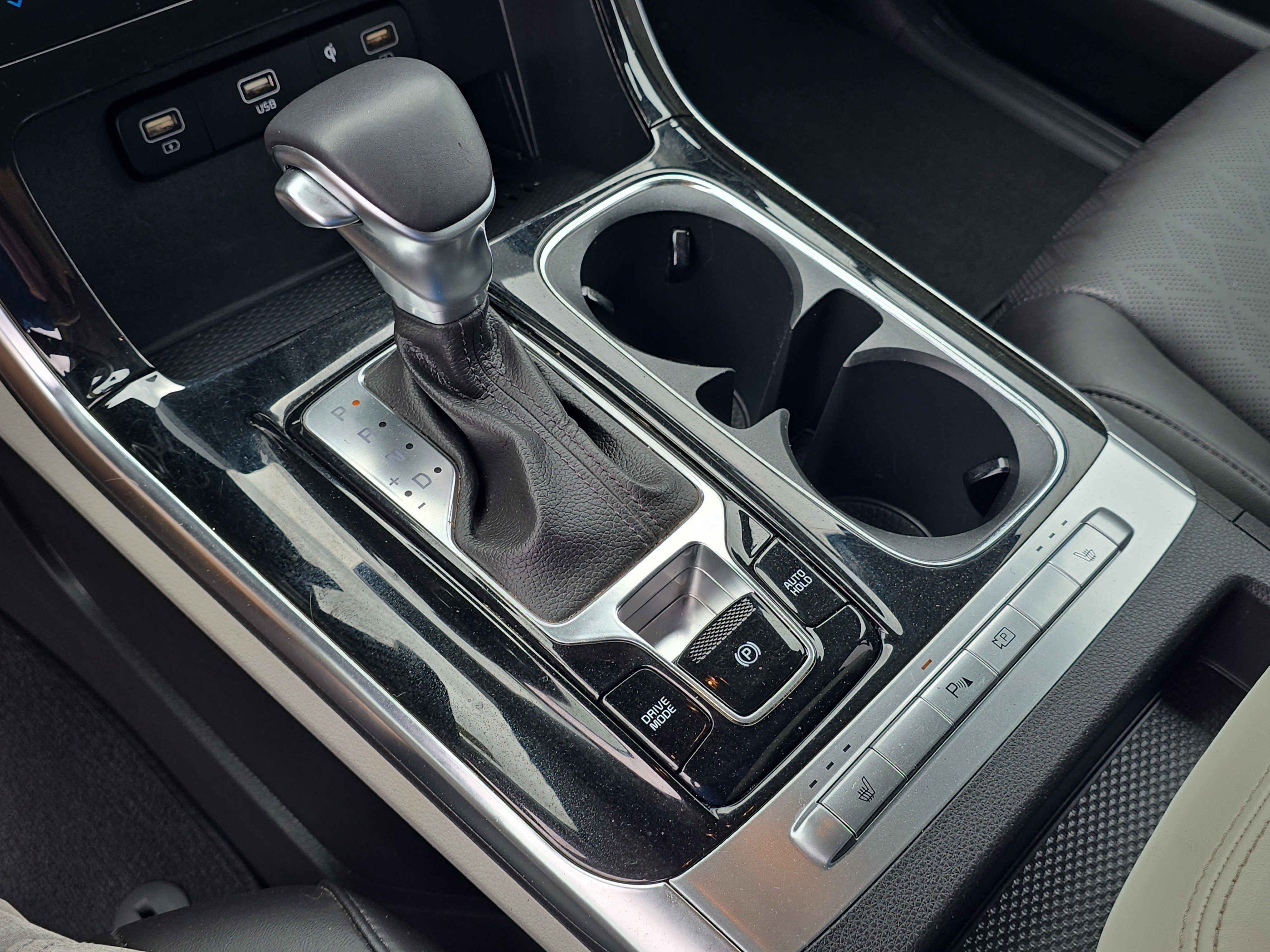 Certified 2023 Kia Carnival EX image 27