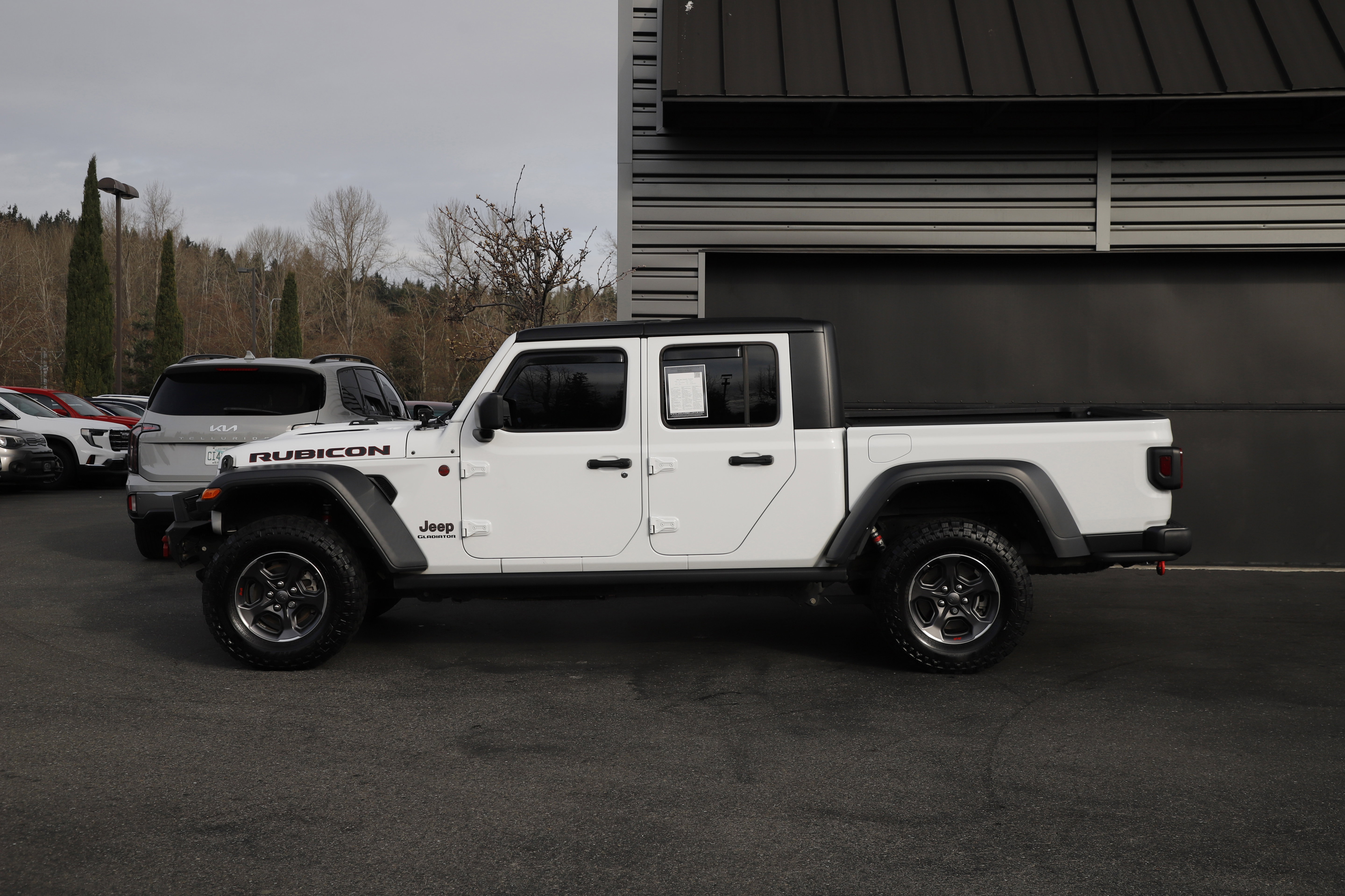 Used 2022 Jeep Gladiator Rubicon w/ Cold Weather Group image 5