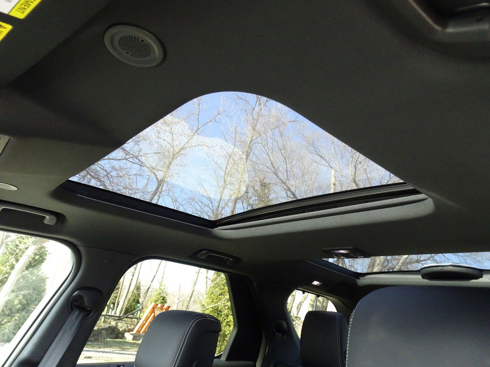 New 2025 Land Rover Discovery S image 5