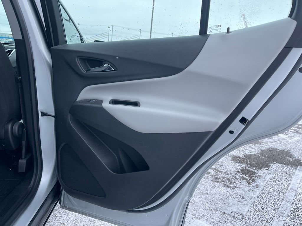 Used 2018 Chevrolet Equinox LS image 23