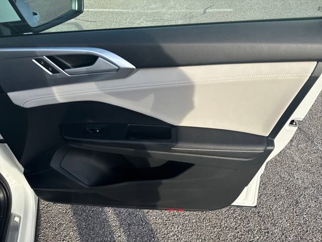 Certified 2025 Volkswagen Taos SE w/ Panoramic Sunroof Package image 34