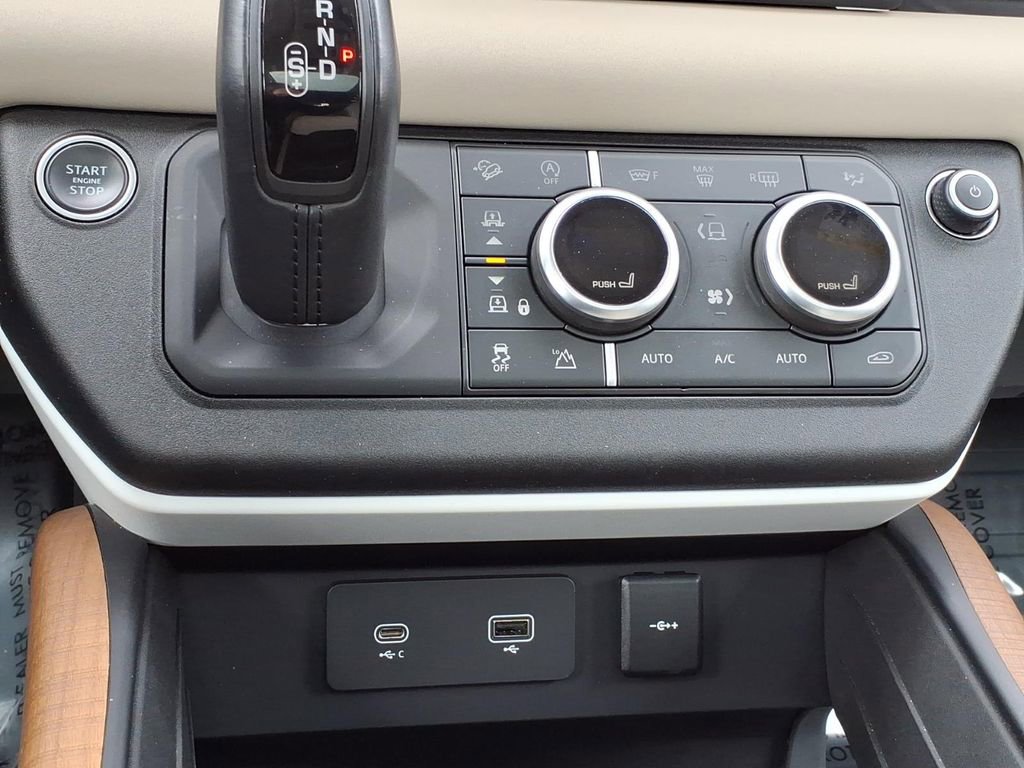 Used 2023 Land Rover Defender 110 SE image 24