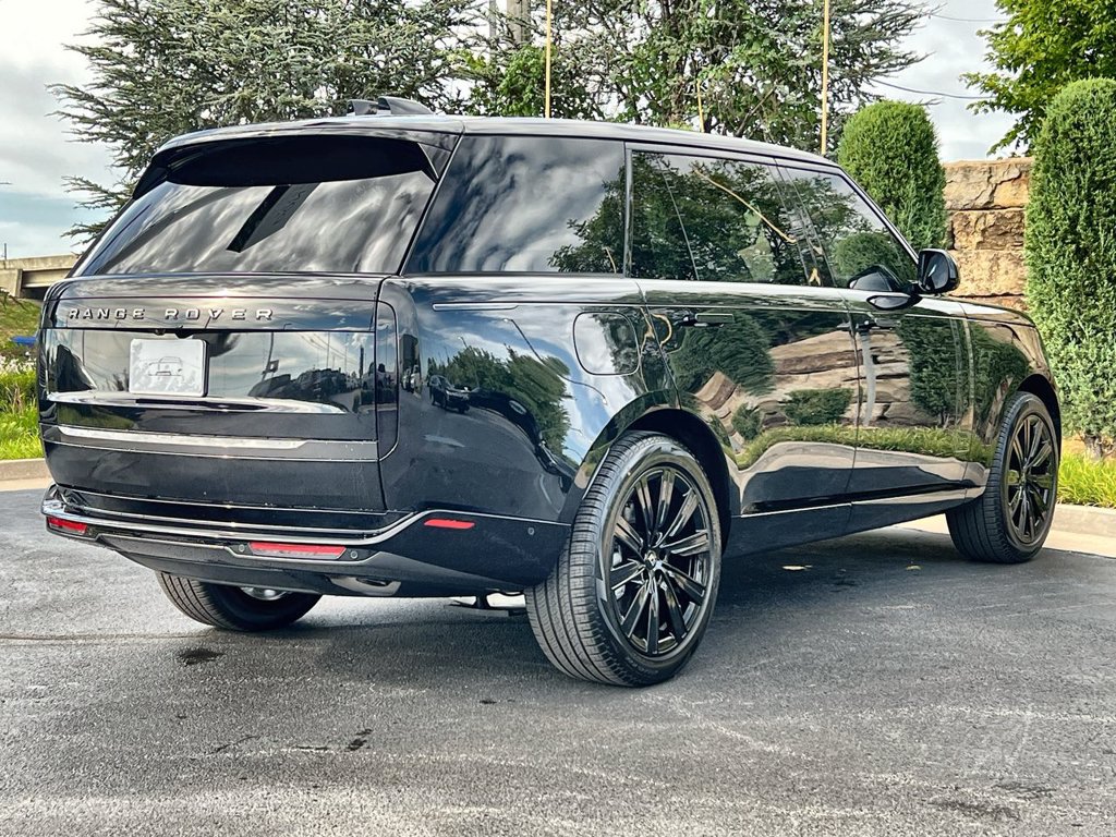 New 2027 Land Rover Range Rover Long Wheelbase SE AWD/4WD image 5