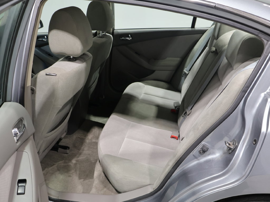 Used 2008 Nissan Altima 3.5 SE w/ Sport Pkg FWD image 11
