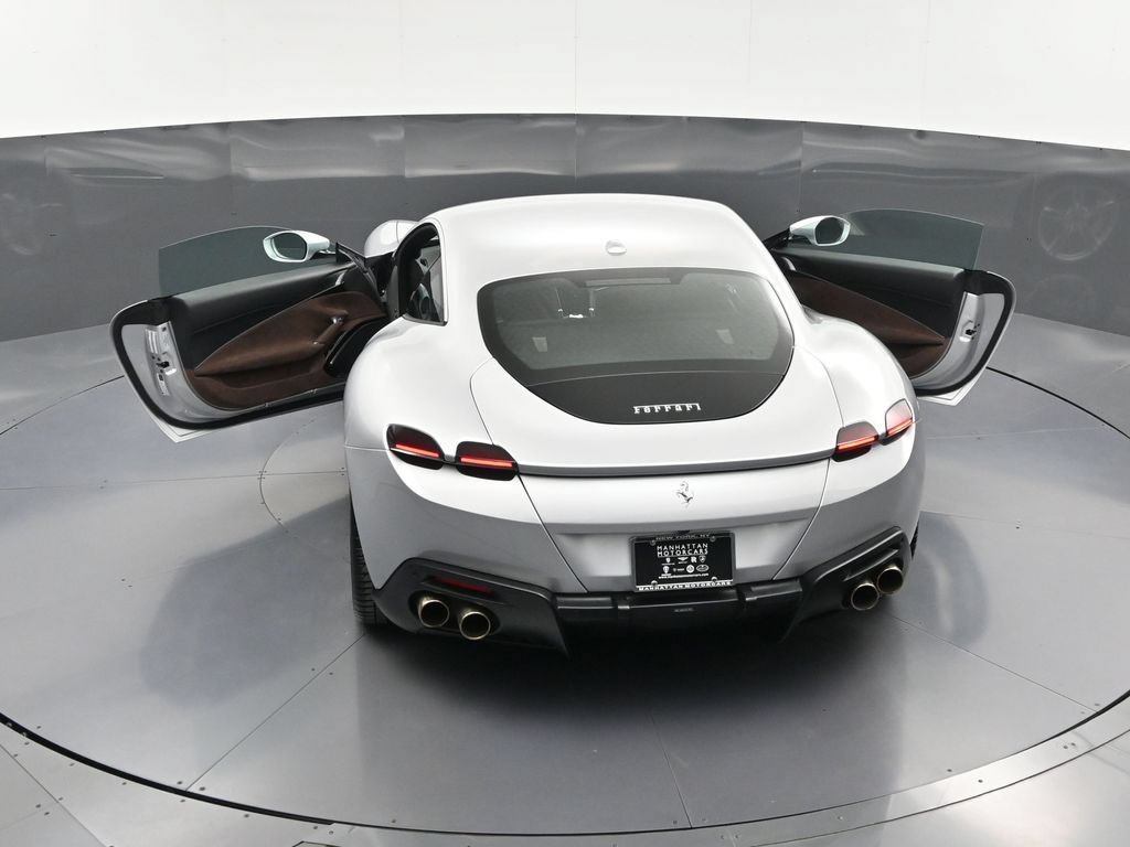 Used 2024 Ferrari Roma RWD image 33