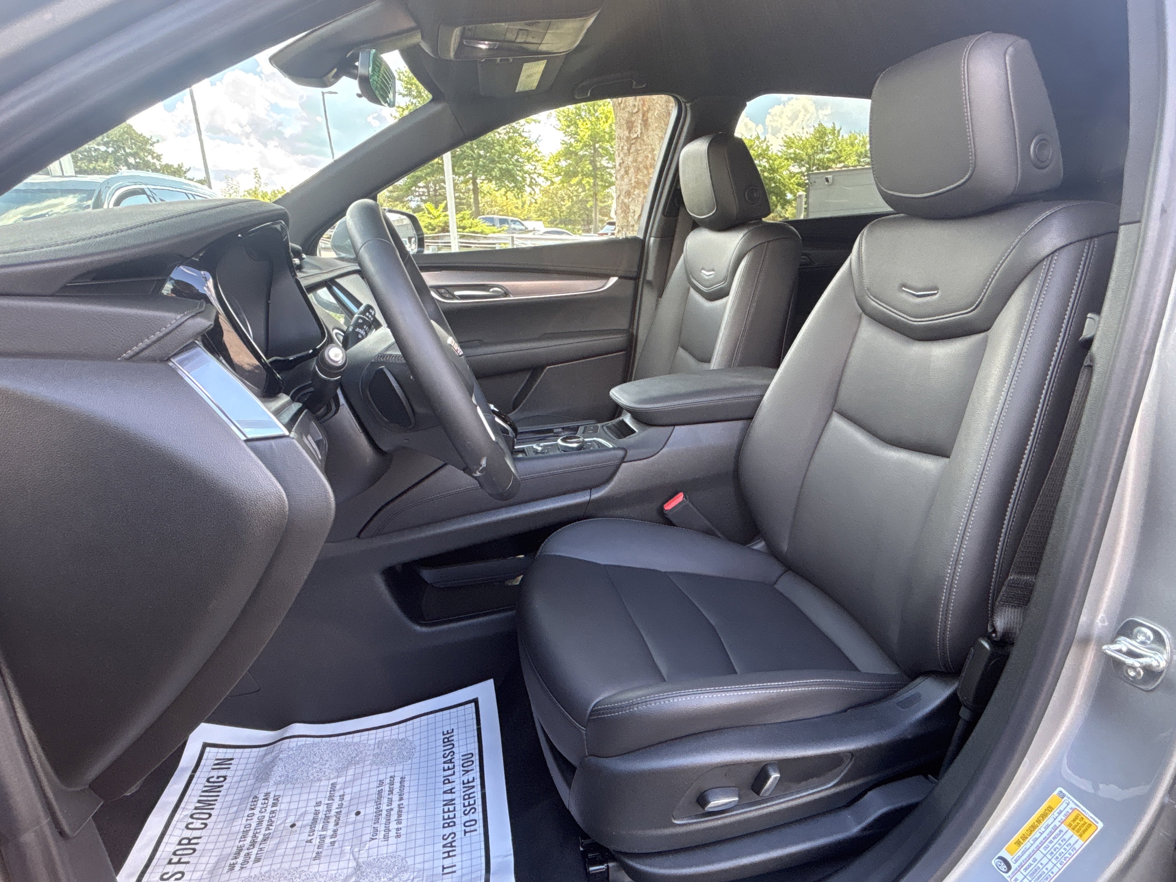 New 2025 Cadillac XT5 Luxury AWD/4WD image 25