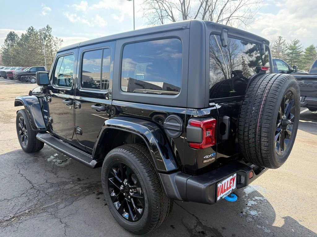 Used 2023 Jeep Wrangler Sahara 4xe image 5