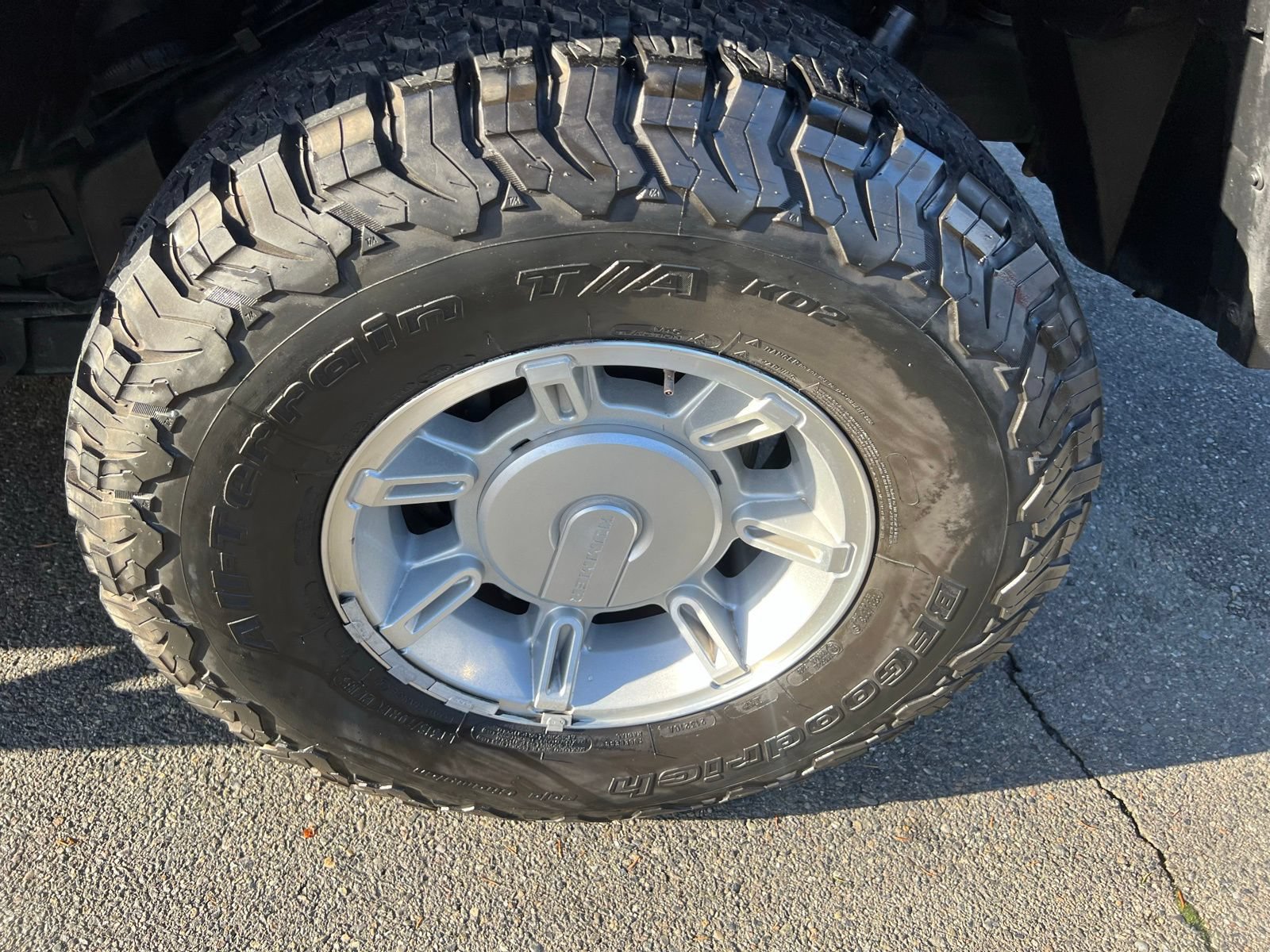 Used 2005 HUMMER H2 w/ Preferred Equipment Group AWD/4WD image 12