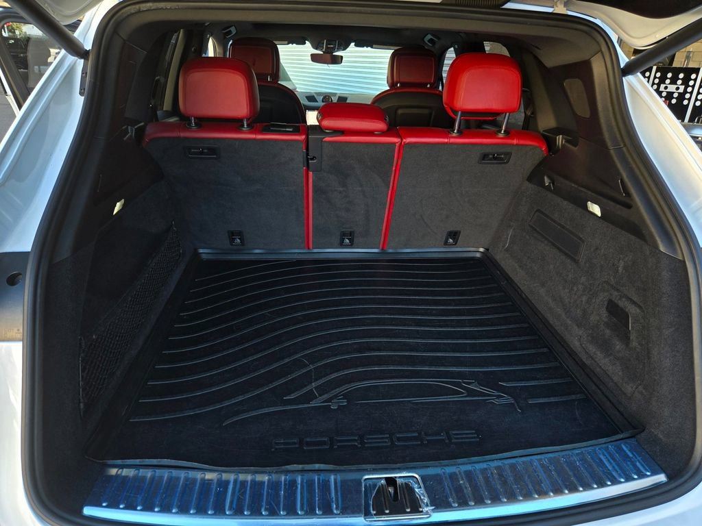 Used 2021 Porsche Cayenne S w/ Premium Package Plus image 36