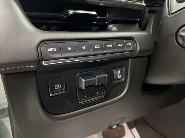 Certified 2024 Cadillac Escalade ESV Sport Platinum w/ LPO, Floor Liner Package AWD/4WD image 11