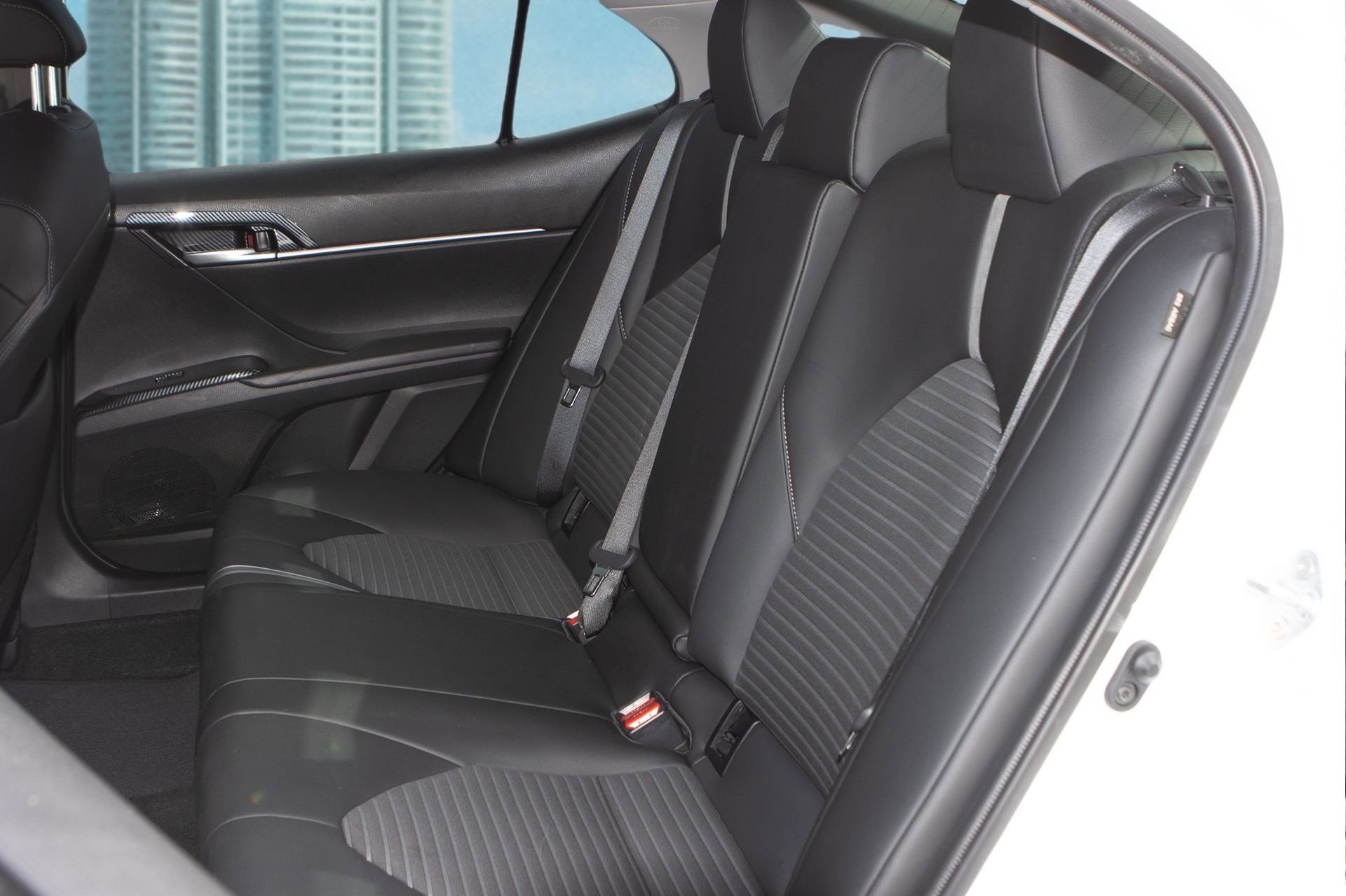 Used 2023 Toyota Camry SE image 16