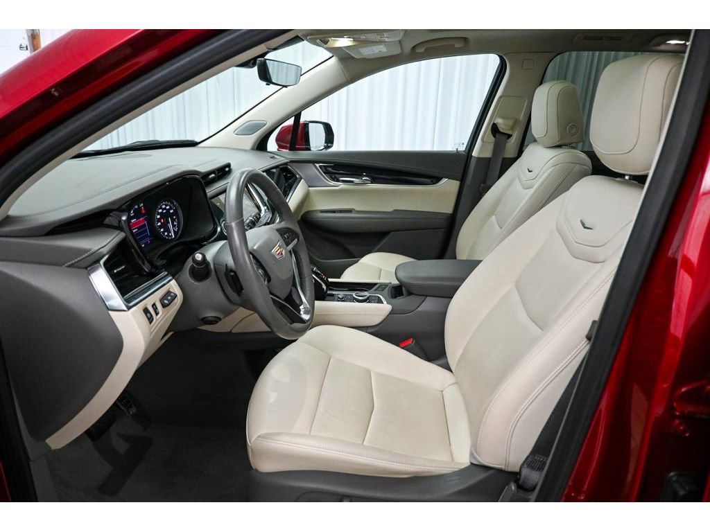 Used 2024 Cadillac XT6 Premium Luxury w/ Technology Package AWD/4WD image 37