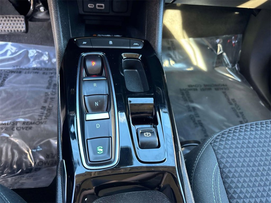 Used 2022 Chevrolet Bolt EUV LT w/ Comfort Package image 27