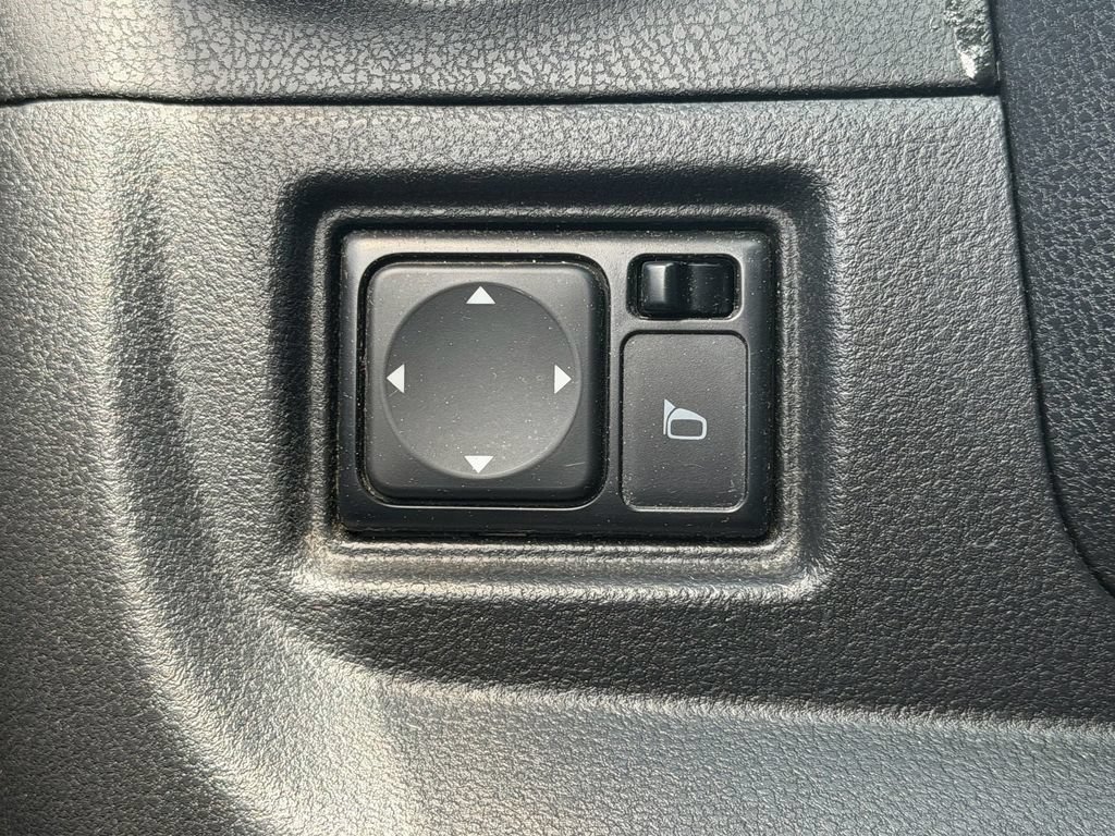 Used 2014 Nissan Versa Note SV w/ SL Package FWD image 28