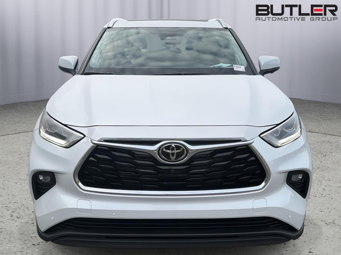 New 2026 Toyota Highlander Limited AWD/4WD image 9