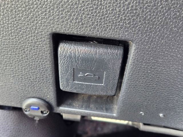Used 2021 Toyota Corolla LE w/ Carpet Mat Package (TMS) FWD image 21