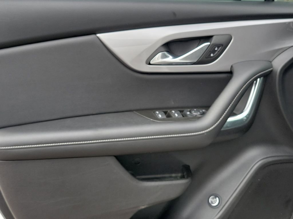 Certified 2024 Chevrolet Blazer LT w/ Convenience Package image 25