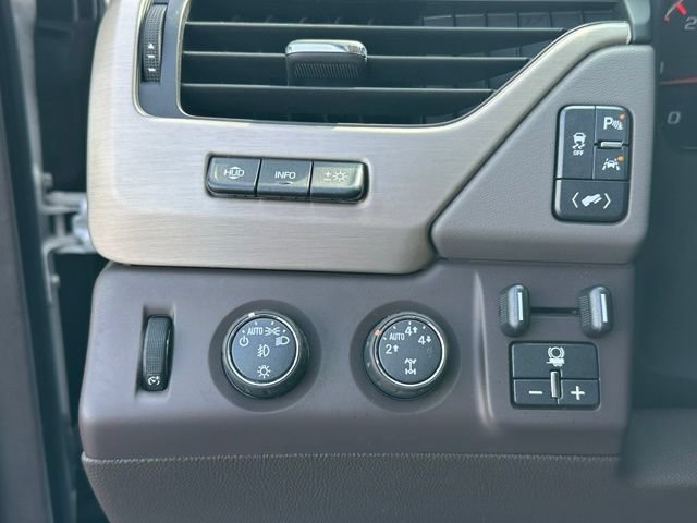Used 2016 GMC Yukon XL Denali w/ Open Road Package AWD/4WD image 21