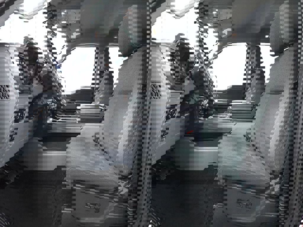 Used 2025 Ford F150 XLT w/ Equipment Group 301A Standard image 19