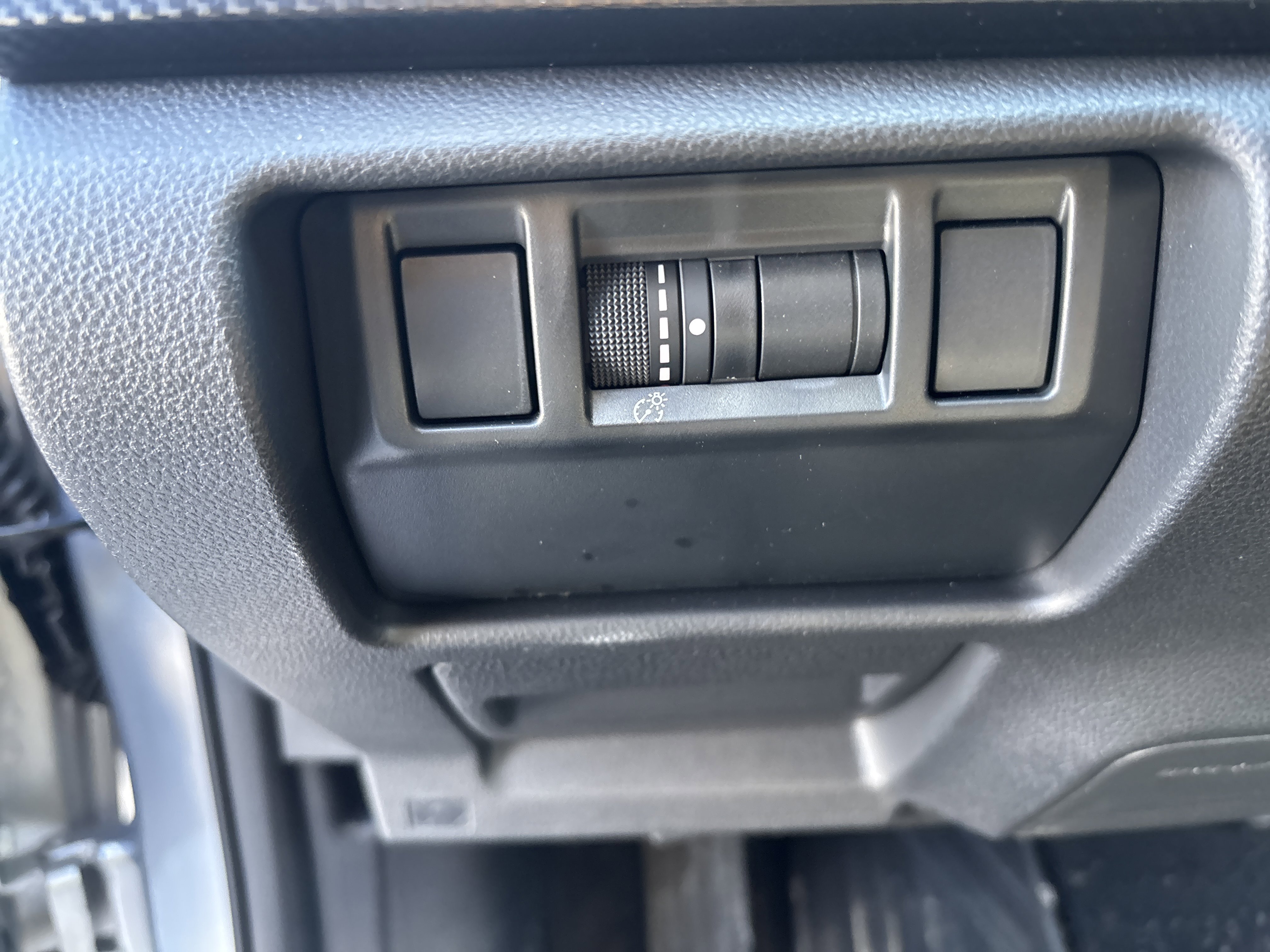 Used 2025 Subaru Crosstrek 2.0i Premium image 18